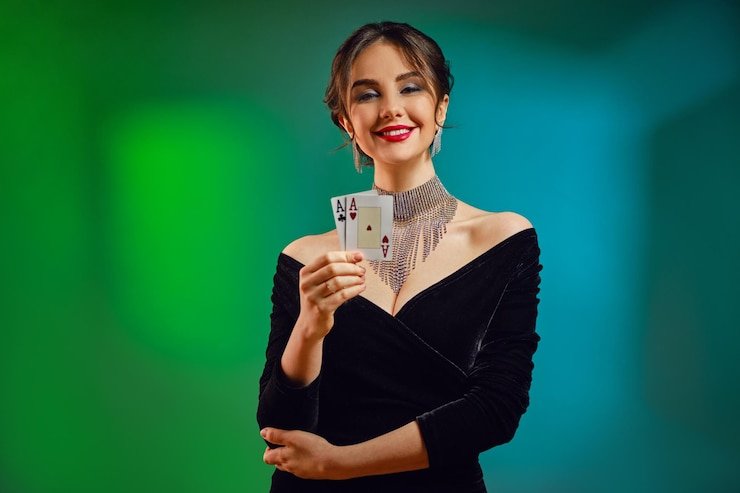 Pengguna mengakses qqfullbet dari smartphone dengan perlindungan akun terkini