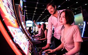 Tim dukungan pelanggan qqfullbet melayani pertanyaan pengguna dengan responsif